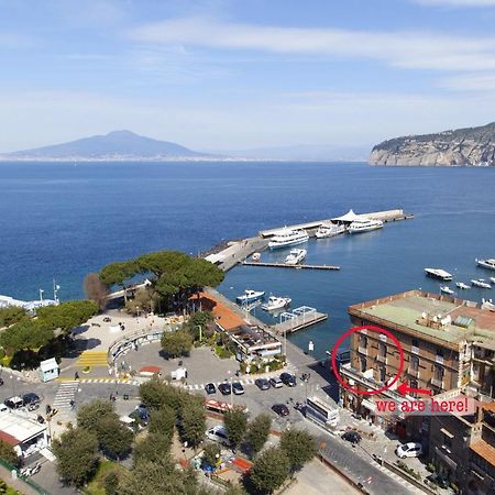 Amore Rentals - Appartamento La Terrazza Sul Porto 2 Sorrento Exterior photo