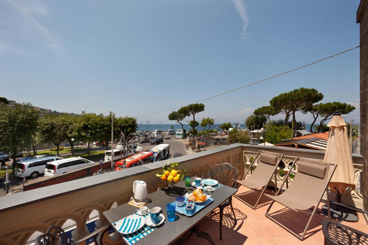 Amore Rentals - Appartamento La Terrazza Sul Porto 2 Sorrento Exterior photo