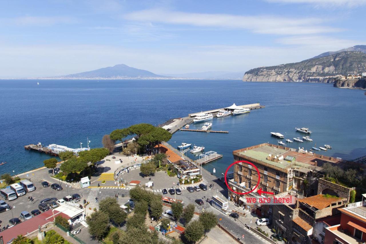 Amore Rentals - Appartamento La Terrazza Sul Porto 2 Sorrento Exterior photo